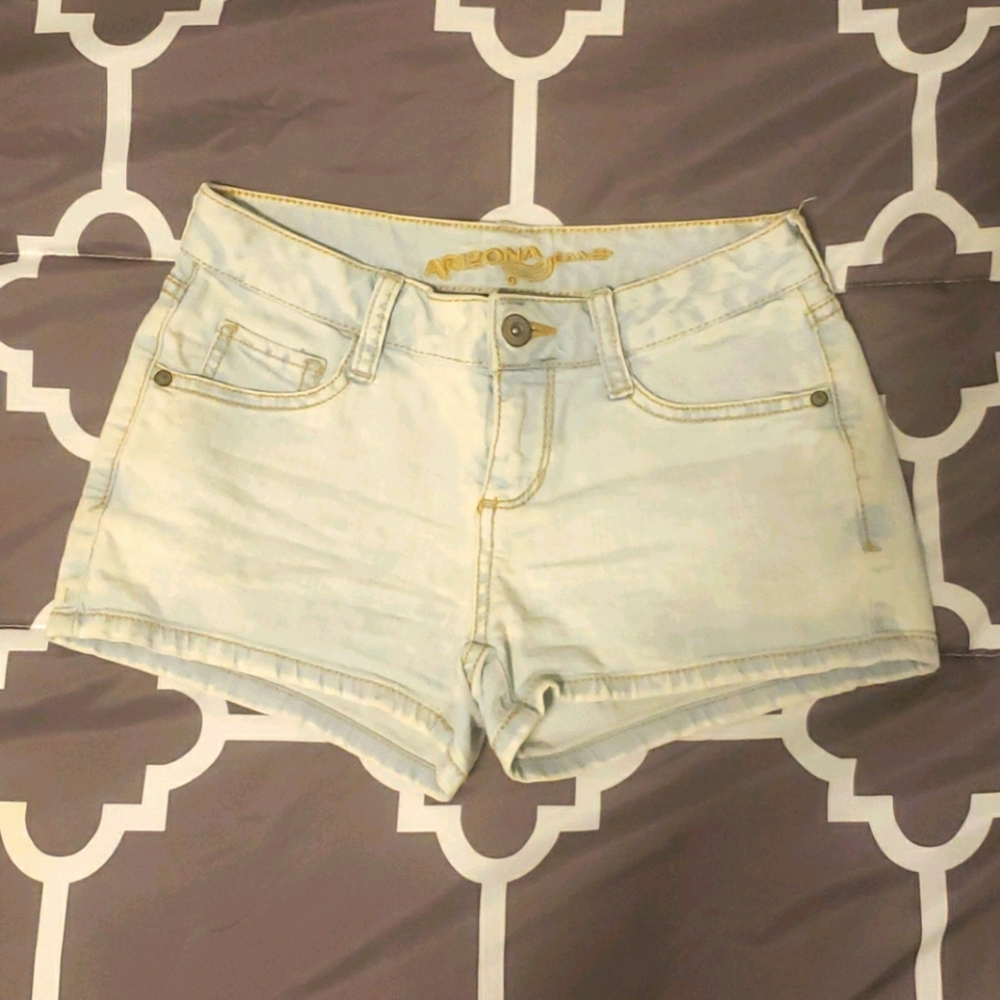 Light jean shorts